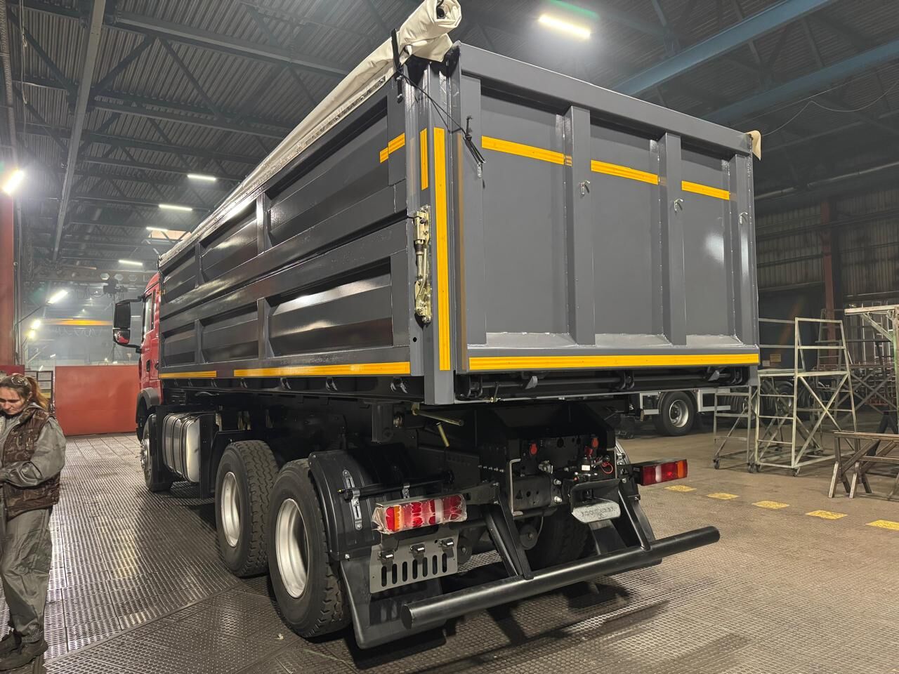 Самосвал HOWO T5G-X